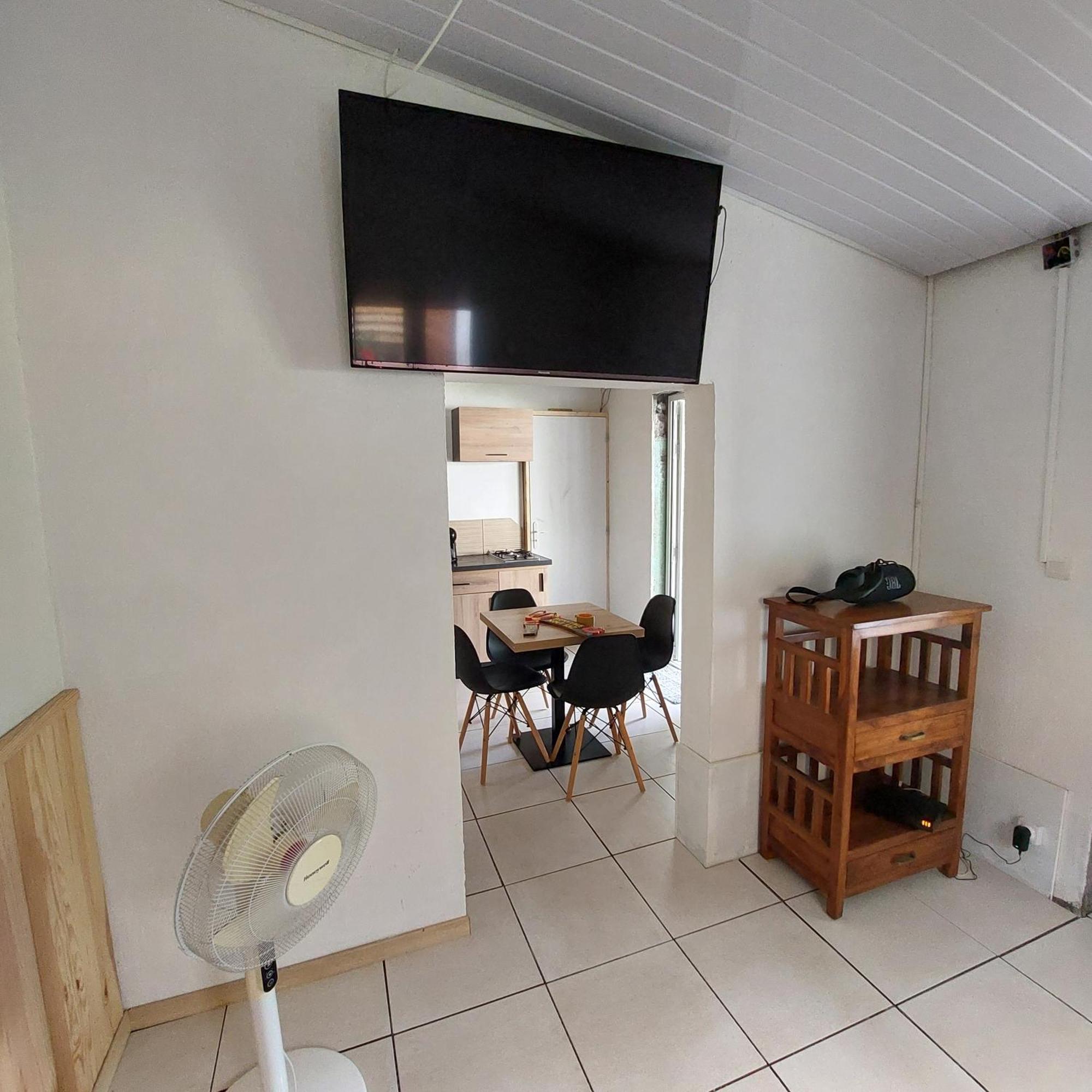 L Eden De L Est Vila Sainte-Rose Quarto foto