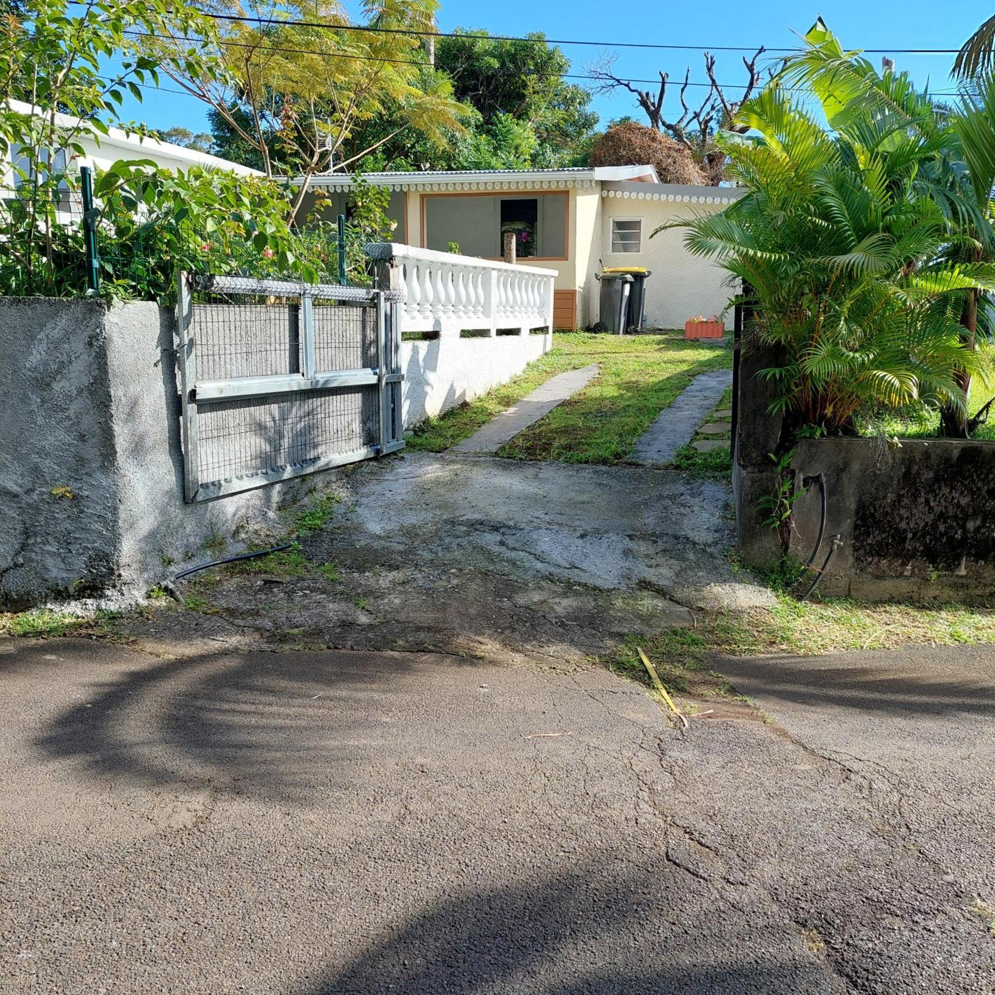 L Eden De L Est Vila Sainte-Rose Exterior foto